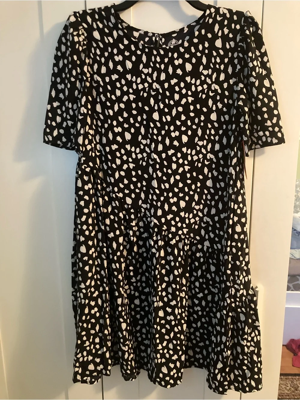 Juniors Black and White Short Sleeve Dress